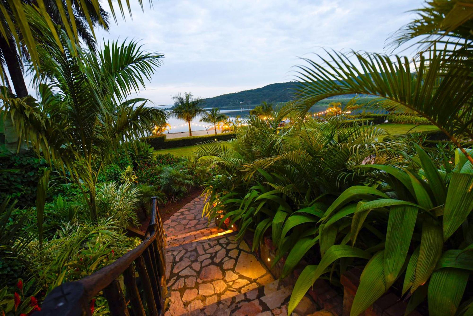 Divine Resort & Spa Kampala Exterior foto